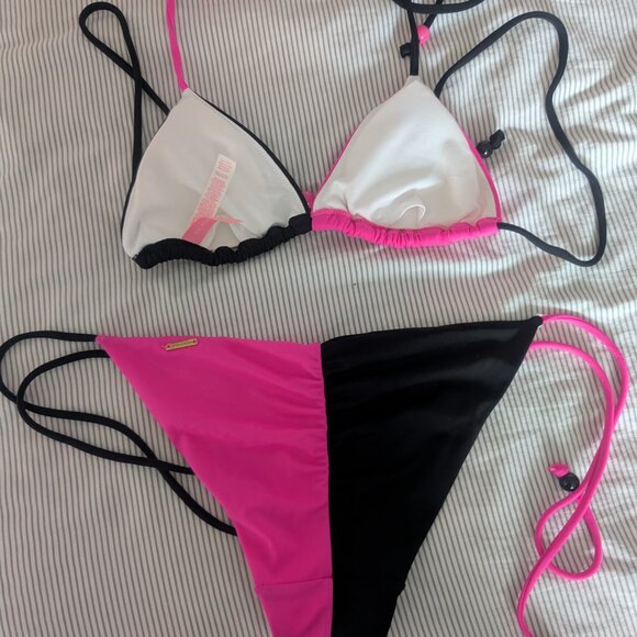 Victoria's Secret Bikini - Picture 2 of 3